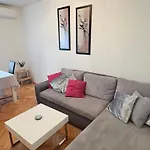 Andelina, Apartman *