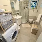 Andelina, Apartman *