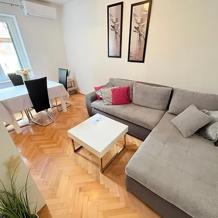 Andelina, Apartment *