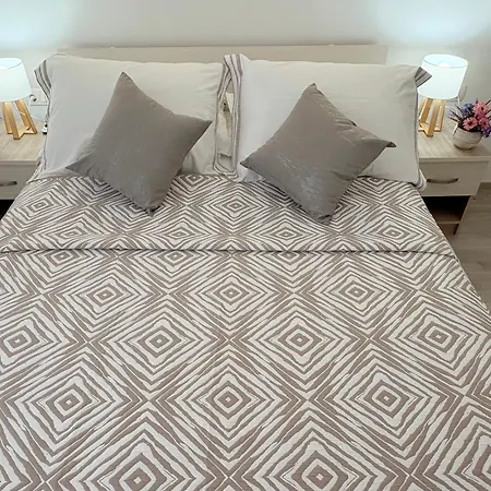 Andelina, * سبليت