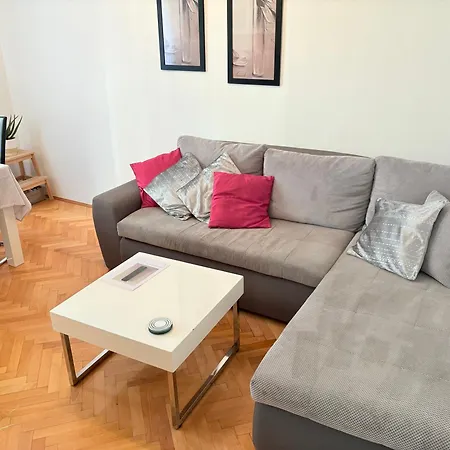 Andelina, * سبليت