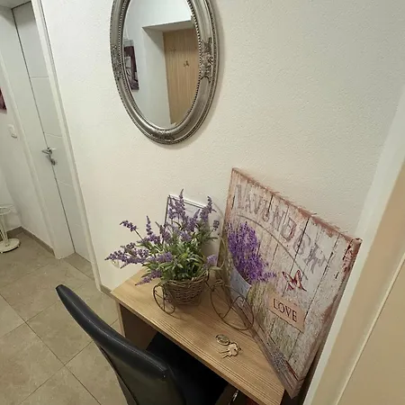 Andelina, سبليت