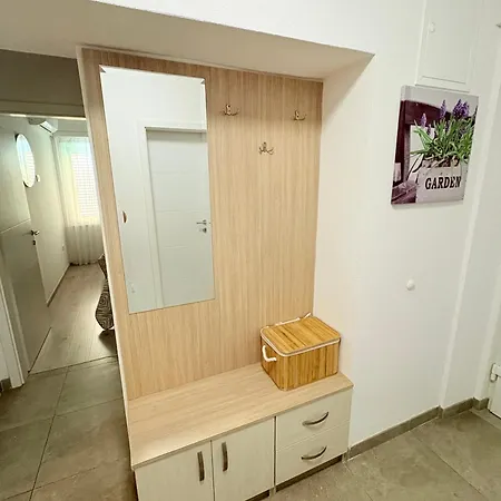 Andelina, * سبليت